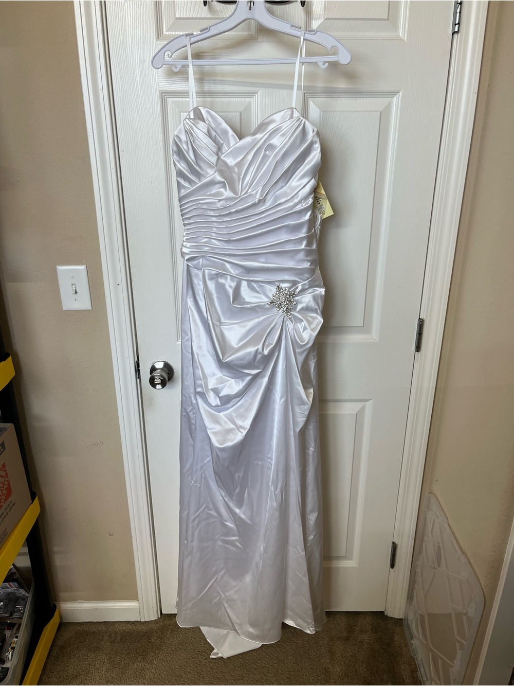 Cinderella White Satin Dress Beaded Brooch Accent Tag size L style 8530 NWT